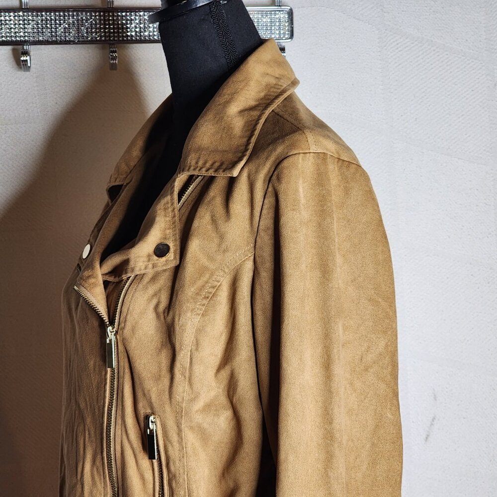 Wildflower Tan Poly Faux Suede Belted Cropped Moto Jacket with Gold Accents Sz M - Picture 9 of 16